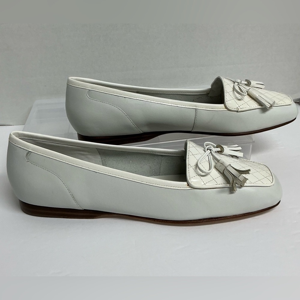 Enzo Angiolini Women’s White Flats & Loafers with Elegant Bow Tassels Detail - Picture 2 of 14